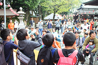 ラムネ早飲み大会｜平尾八幡宮奉納秋祭り｜ひらぐらフェスティバル